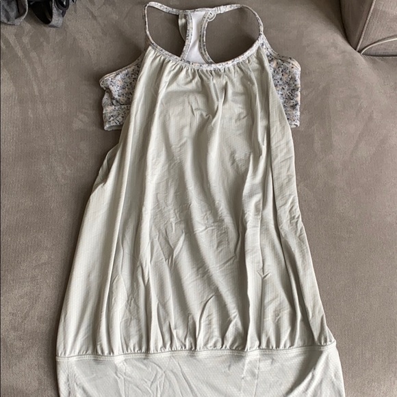 lululemon athletica Tops - Lululemon Size 4 Banded Bra Tank